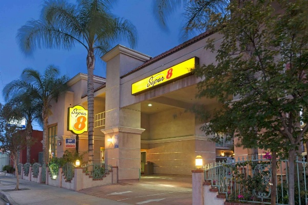 Super 8 oleh Wyndham North Hollywood image 1